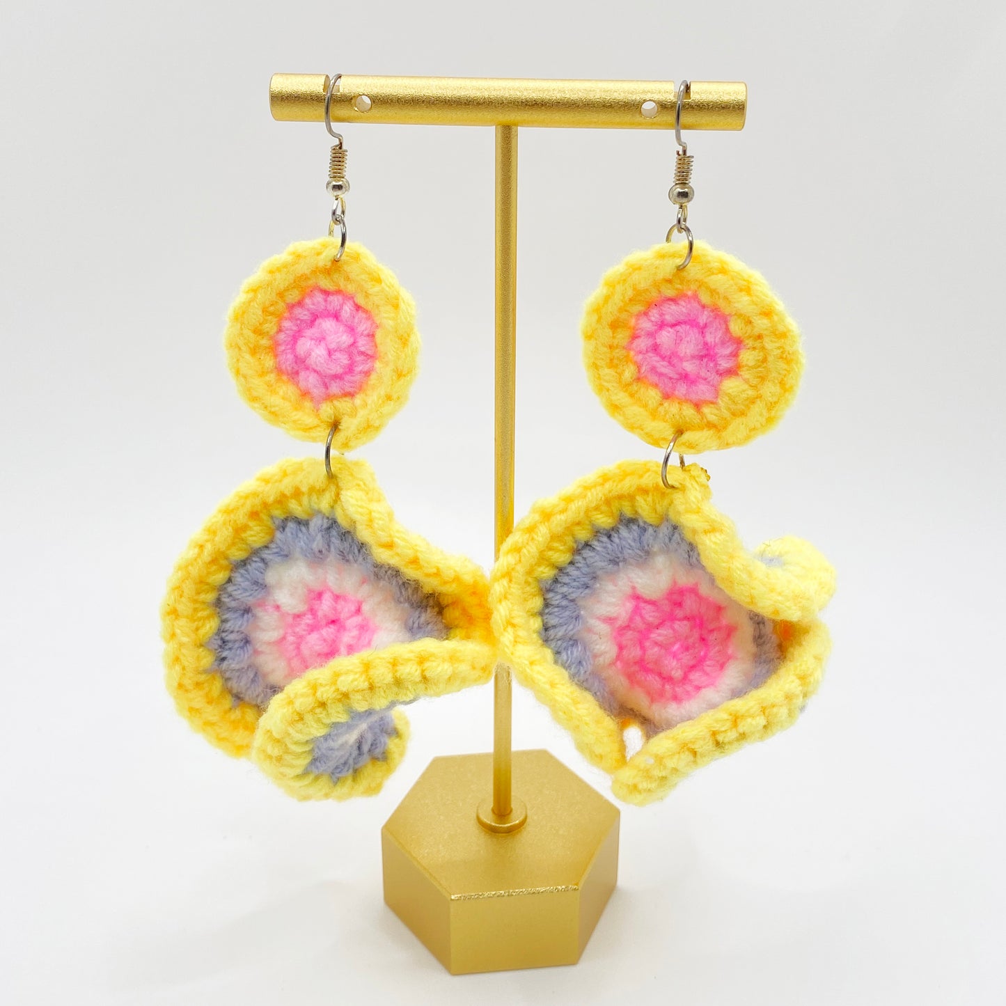 Ear Ring_ Yellow Eye